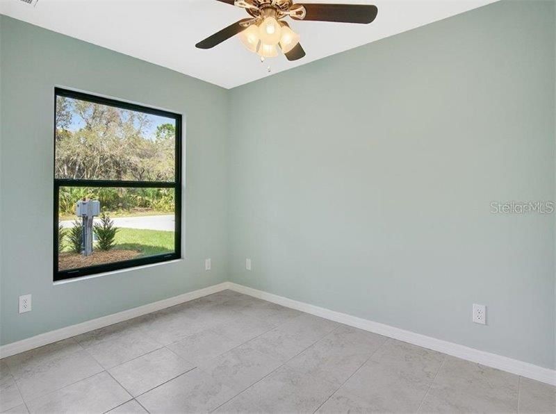 出租: $1,700 (3 贝兹, 2 浴室, 1200 平方英尺)