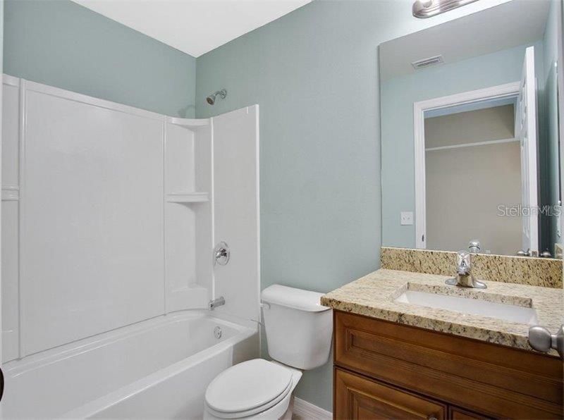 出租: $1,700 (3 贝兹, 2 浴室, 1200 平方英尺)