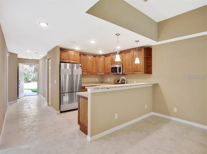 出租: $1,700 (3 贝兹, 2 浴室, 1200 平方英尺)