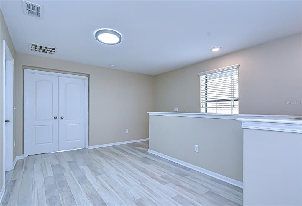 En Venta: $430,000 (4 camas, 2 baños, 2109 Pies cuadrados)