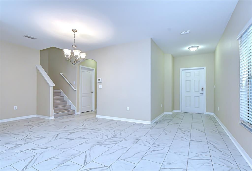 En Venta: $430,000 (4 camas, 2 baños, 2109 Pies cuadrados)