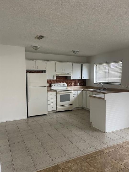 For Rent: $1,800 (3 beds, 2 baths, 1204 Square Feet)