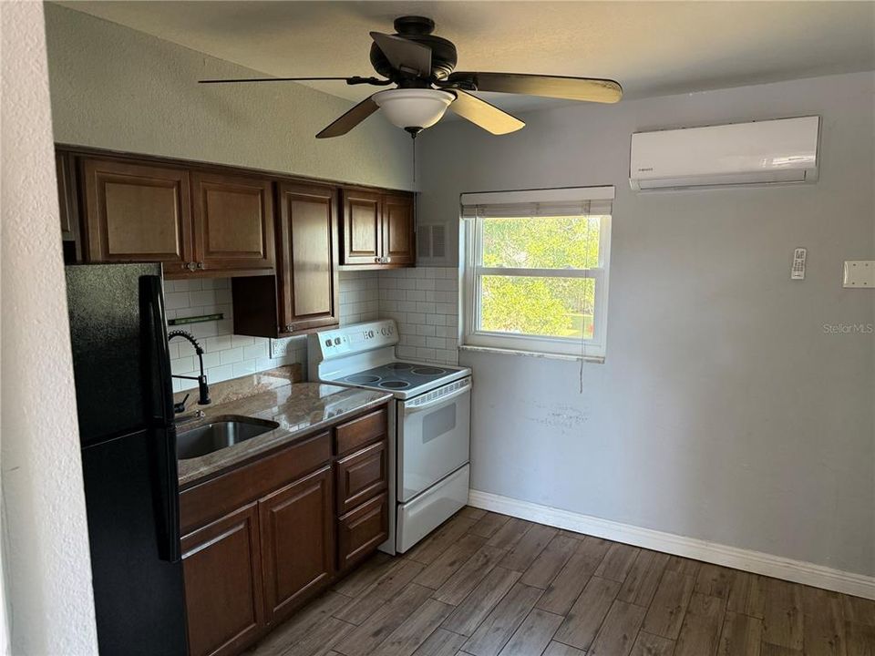 For Rent: $1,695 (1 beds, 1 baths, 450 Square Feet)