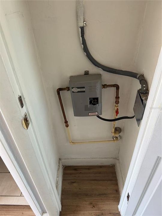 For Rent: $1,695 (1 beds, 1 baths, 450 Square Feet)