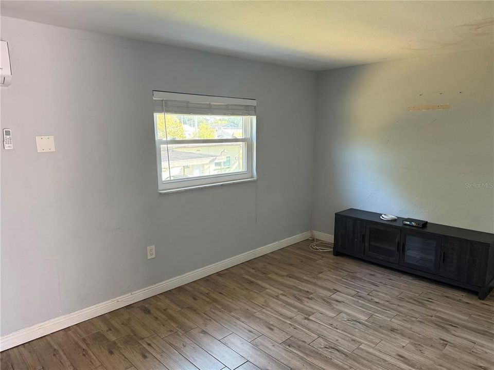 For Rent: $1,695 (1 beds, 1 baths, 450 Square Feet)