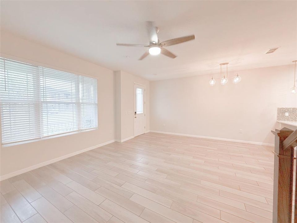 出租: $2,400 (3 贝兹, 2 浴室, 1603 平方英尺)