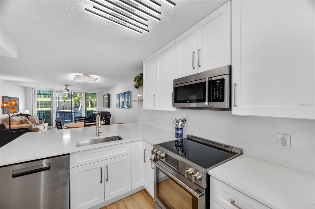 En Venta: $479,000 (2 camas, 2 baños, 935 Pies cuadrados)