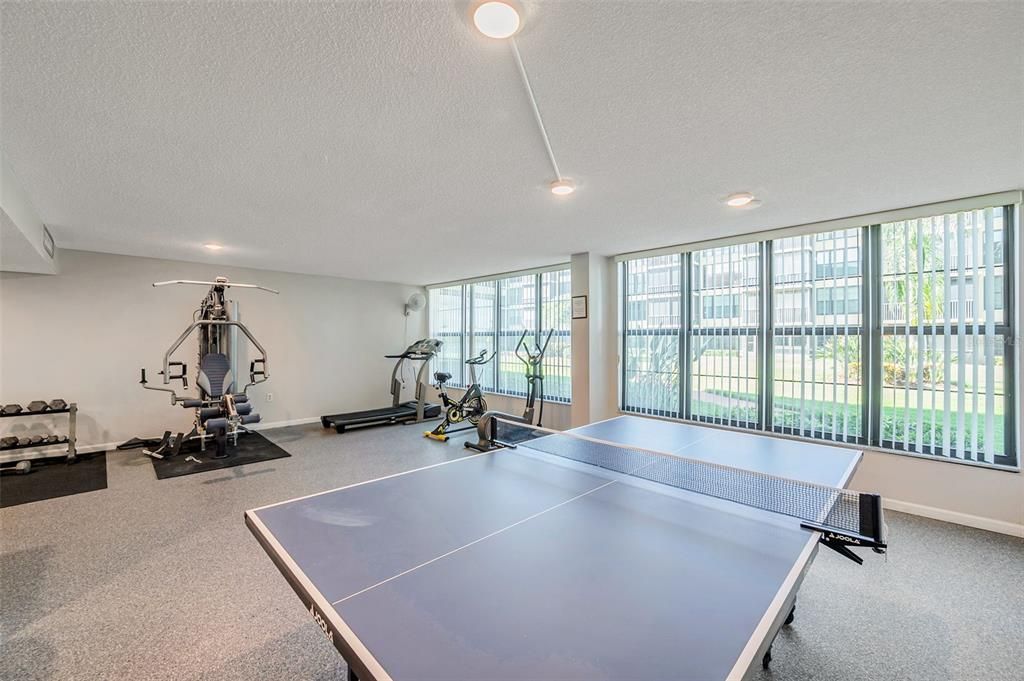 En Venta: $479,000 (2 camas, 2 baños, 935 Pies cuadrados)