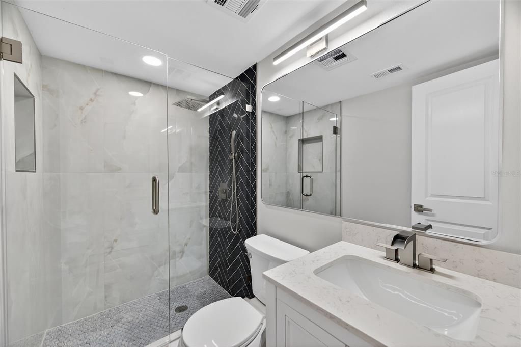 En Venta: $479,000 (2 camas, 2 baños, 935 Pies cuadrados)