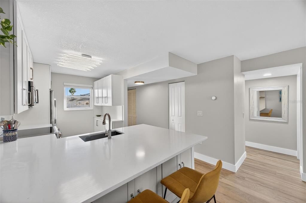 En Venta: $479,000 (2 camas, 2 baños, 935 Pies cuadrados)