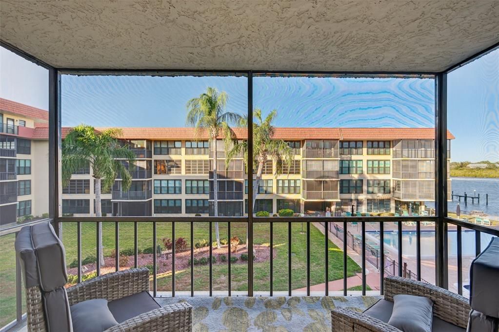 En Venta: $479,000 (2 camas, 2 baños, 935 Pies cuadrados)