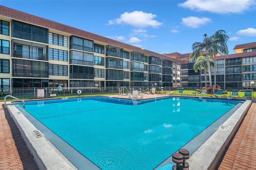 En Venta: $479,000 (2 camas, 2 baños, 935 Pies cuadrados)