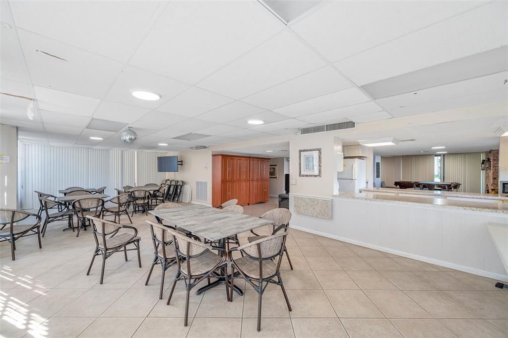 En Venta: $479,000 (2 camas, 2 baños, 935 Pies cuadrados)