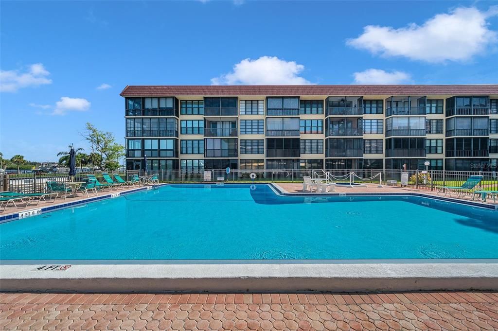 En Venta: $479,000 (2 camas, 2 baños, 935 Pies cuadrados)