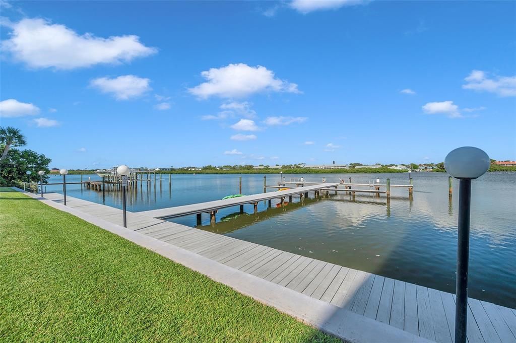 En Venta: $479,000 (2 camas, 2 baños, 935 Pies cuadrados)