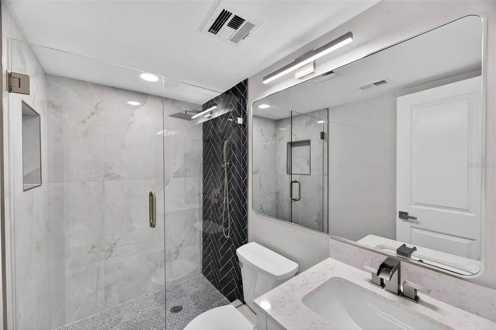 En Venta: $479,000 (2 camas, 2 baños, 935 Pies cuadrados)