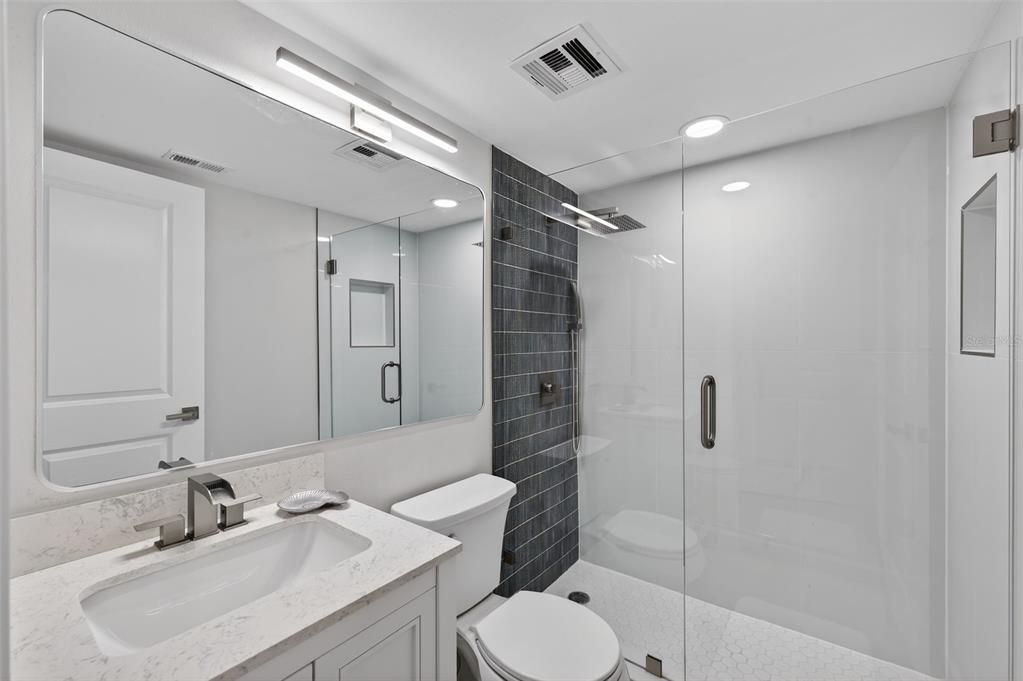 En Venta: $479,000 (2 camas, 2 baños, 935 Pies cuadrados)