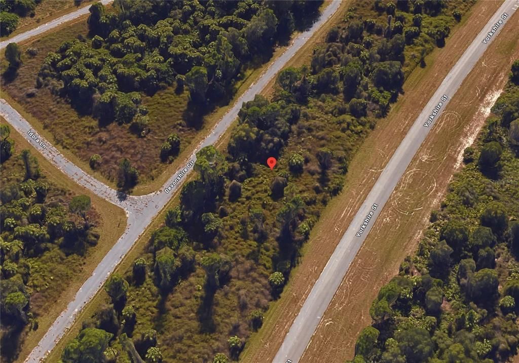 На продажу: $14,000 (0.24 acres)