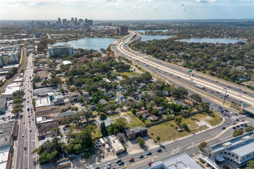 На продажу: $950,000 (0.28 acres)