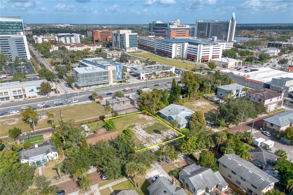 На продажу: $950,000 (0.28 acres)