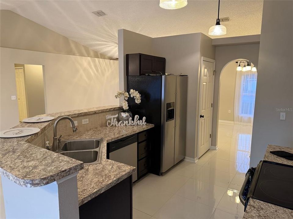 For Sale: $309,000 (3 beds, 2 baths, 1619 Square Feet)