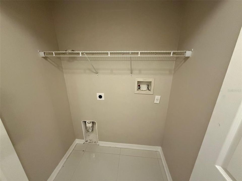 For Sale: $309,000 (3 beds, 2 baths, 1619 Square Feet)