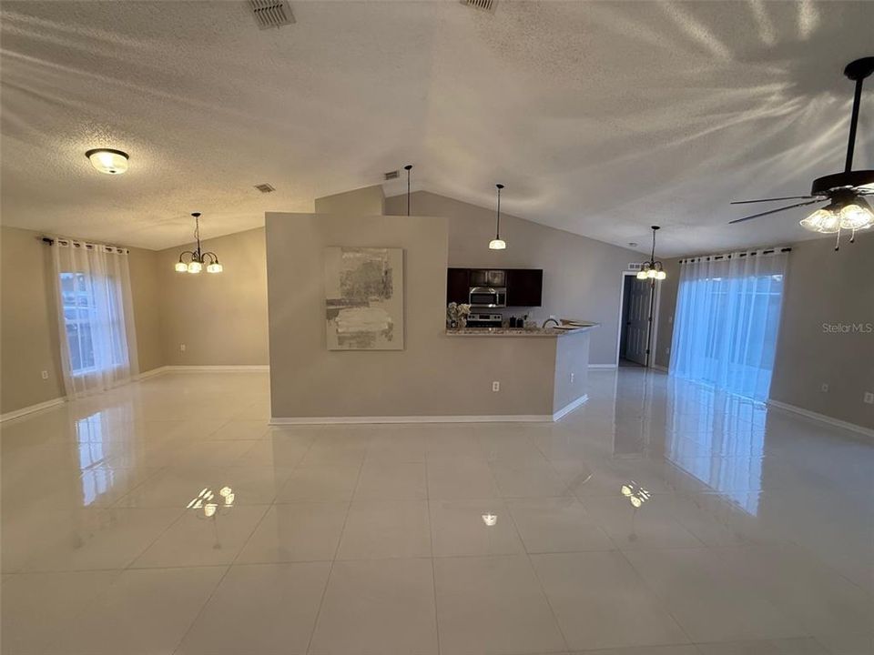 For Sale: $309,000 (3 beds, 2 baths, 1619 Square Feet)