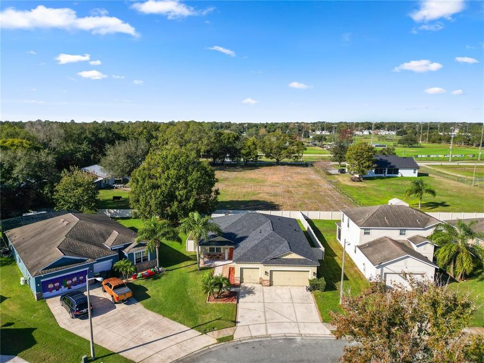 En Venta: $350,000 (3 camas, 2 baños, 1870 Pies cuadrados)