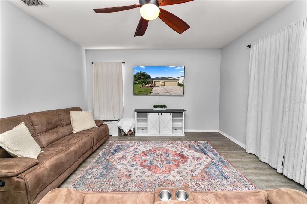 En Venta: $350,000 (3 camas, 2 baños, 1870 Pies cuadrados)