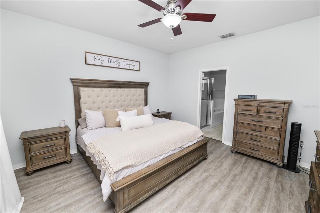 En Venta: $350,000 (3 camas, 2 baños, 1870 Pies cuadrados)