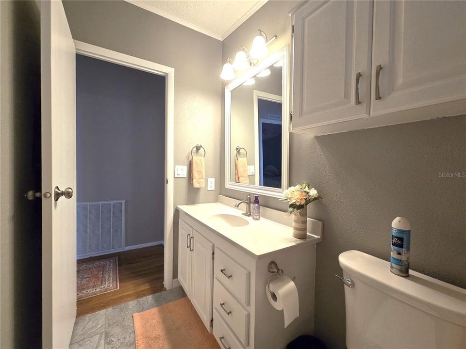 For Sale: $184,999 (2 beds, 2 baths, 1269 Square Feet)