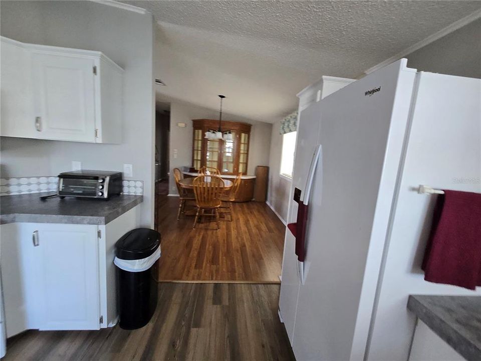 For Sale: $184,999 (2 beds, 2 baths, 1269 Square Feet)