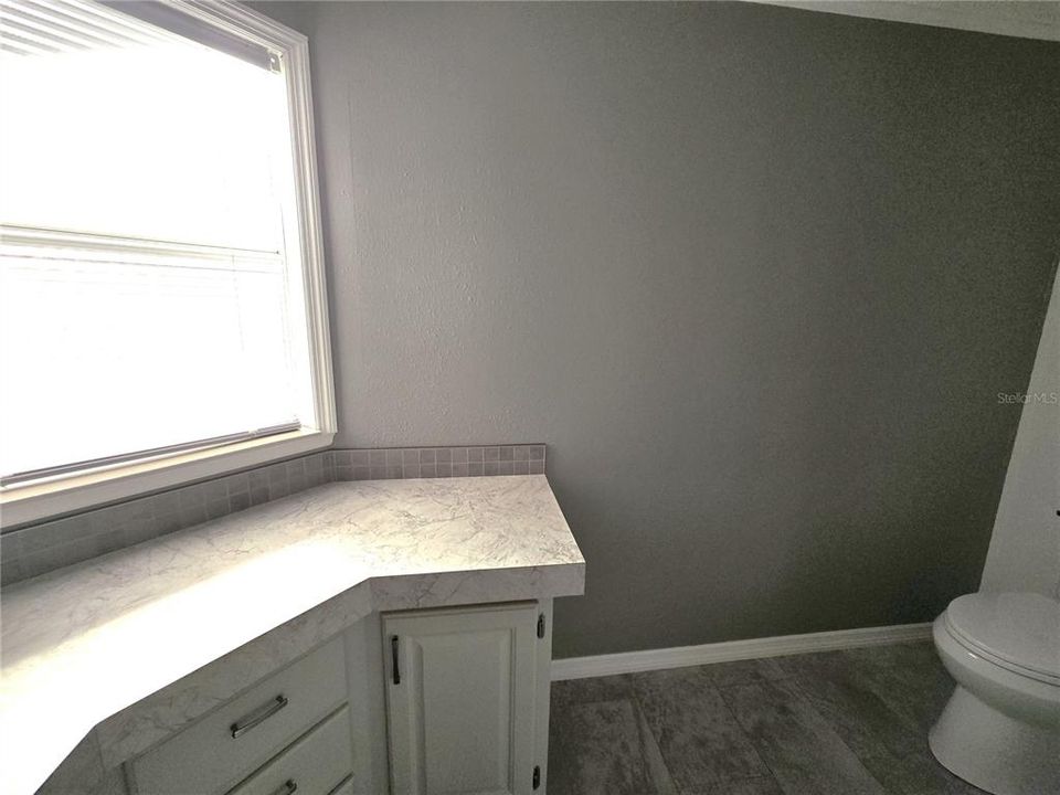 For Sale: $184,999 (2 beds, 2 baths, 1269 Square Feet)