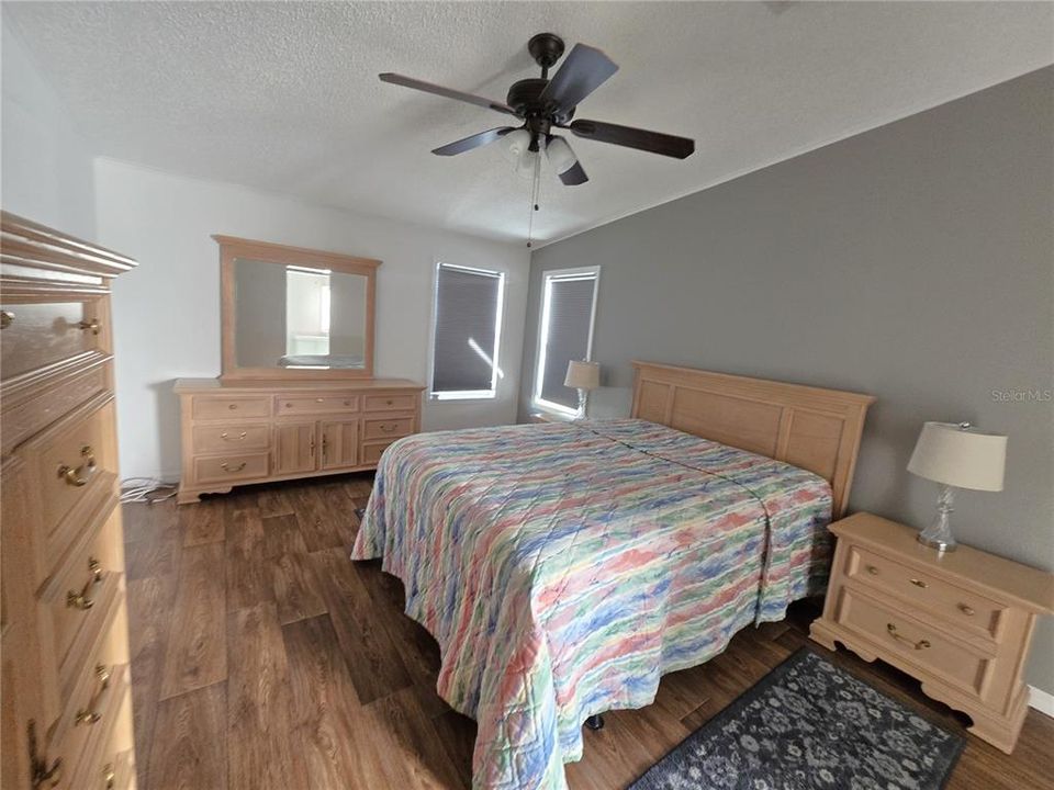 For Sale: $184,999 (2 beds, 2 baths, 1269 Square Feet)