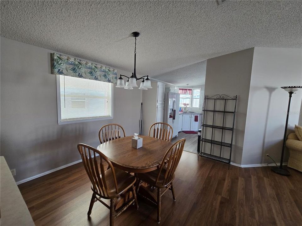 For Sale: $184,999 (2 beds, 2 baths, 1269 Square Feet)