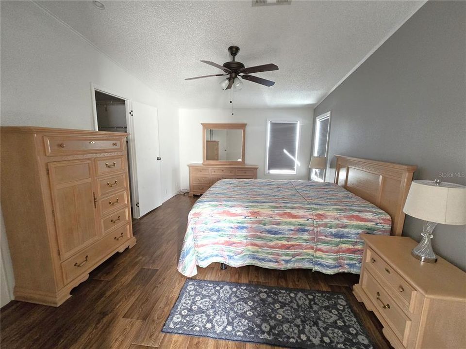 For Sale: $184,999 (2 beds, 2 baths, 1269 Square Feet)