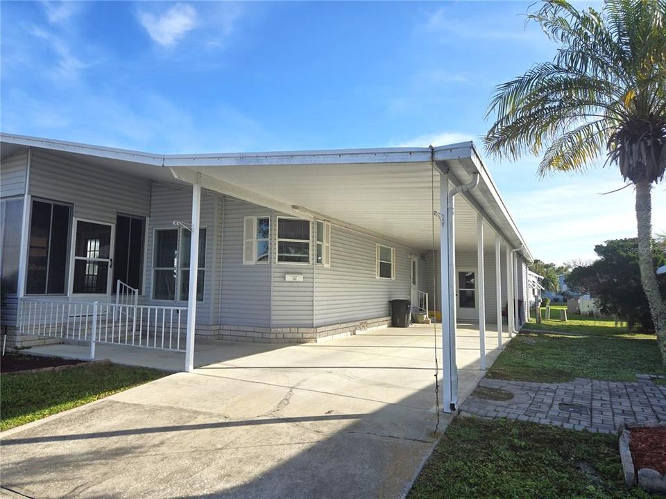 For Sale: $184,999 (2 beds, 2 baths, 1269 Square Feet)