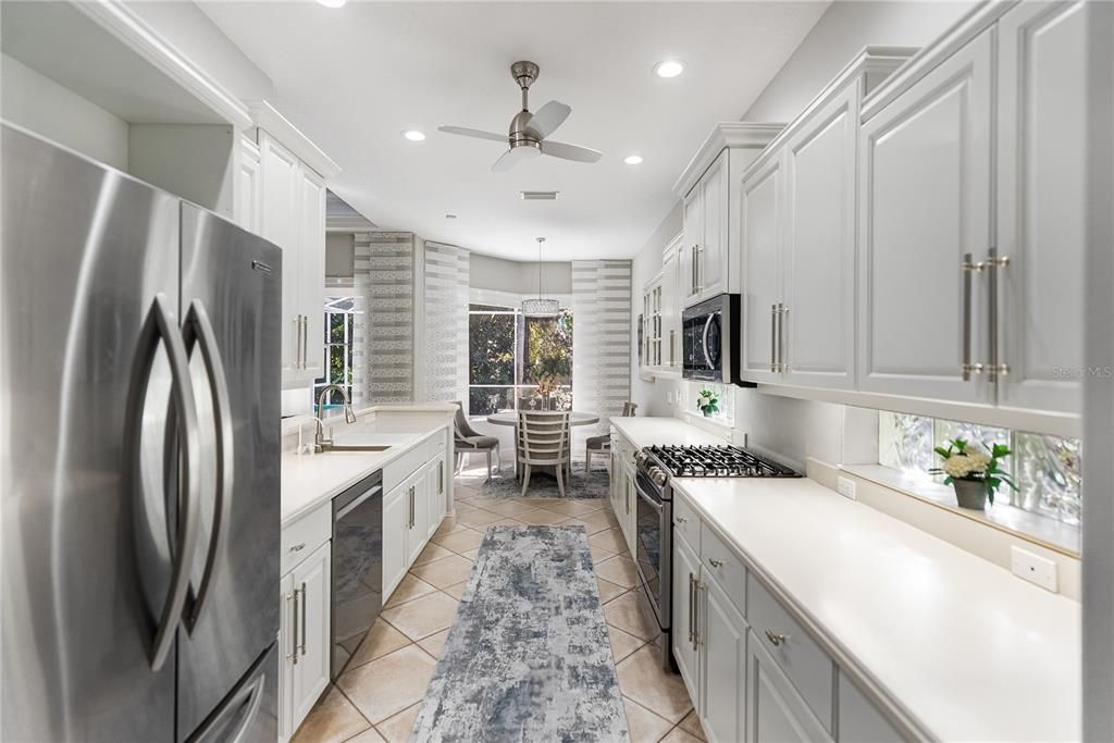 En Venta: $649,000 (3 camas, 2 baños, 2278 Pies cuadrados)