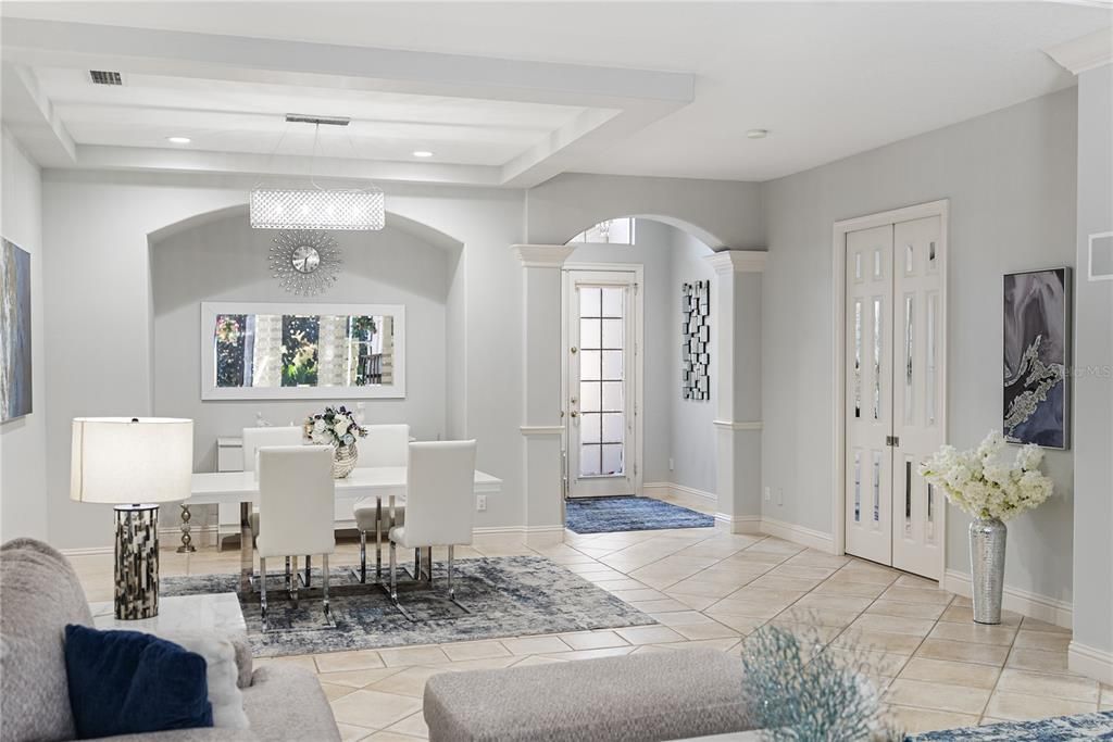 En Venta: $649,000 (3 camas, 2 baños, 2278 Pies cuadrados)