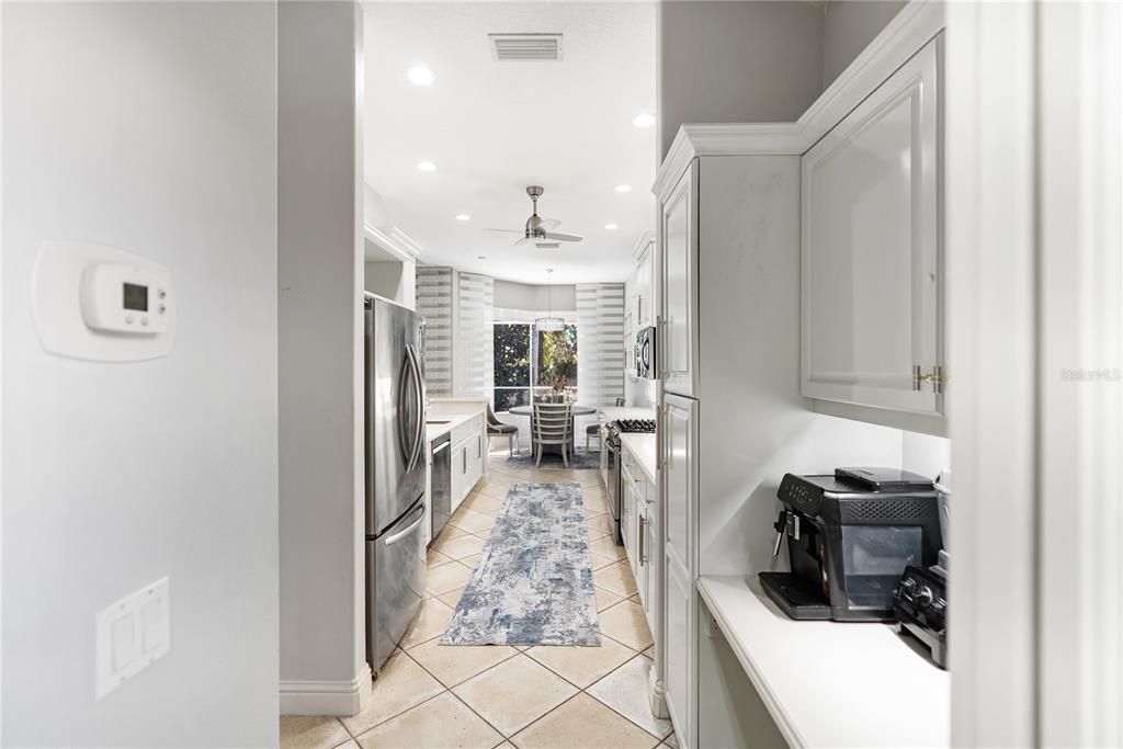 En Venta: $649,000 (3 camas, 2 baños, 2278 Pies cuadrados)