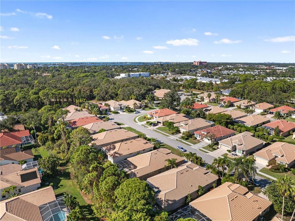 En Venta: $649,000 (3 camas, 2 baños, 2278 Pies cuadrados)