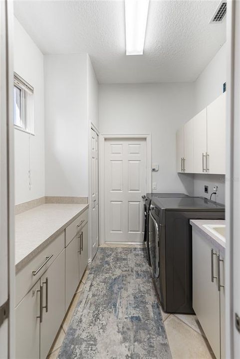 En Venta: $649,000 (3 camas, 2 baños, 2278 Pies cuadrados)