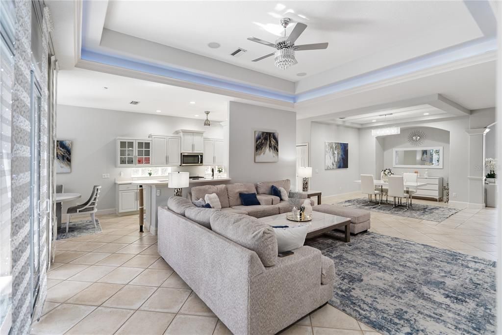 En Venta: $649,000 (3 camas, 2 baños, 2278 Pies cuadrados)