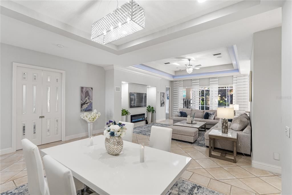 En Venta: $649,000 (3 camas, 2 baños, 2278 Pies cuadrados)