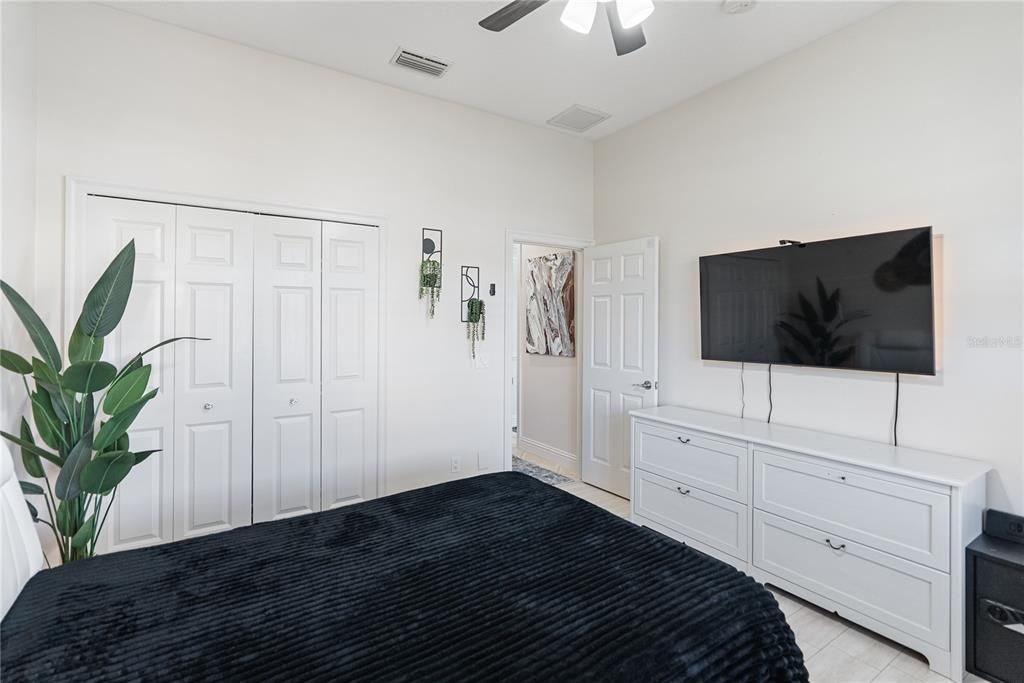 En Venta: $649,000 (3 camas, 2 baños, 2278 Pies cuadrados)