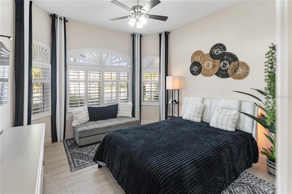 En Venta: $649,000 (3 camas, 2 baños, 2278 Pies cuadrados)