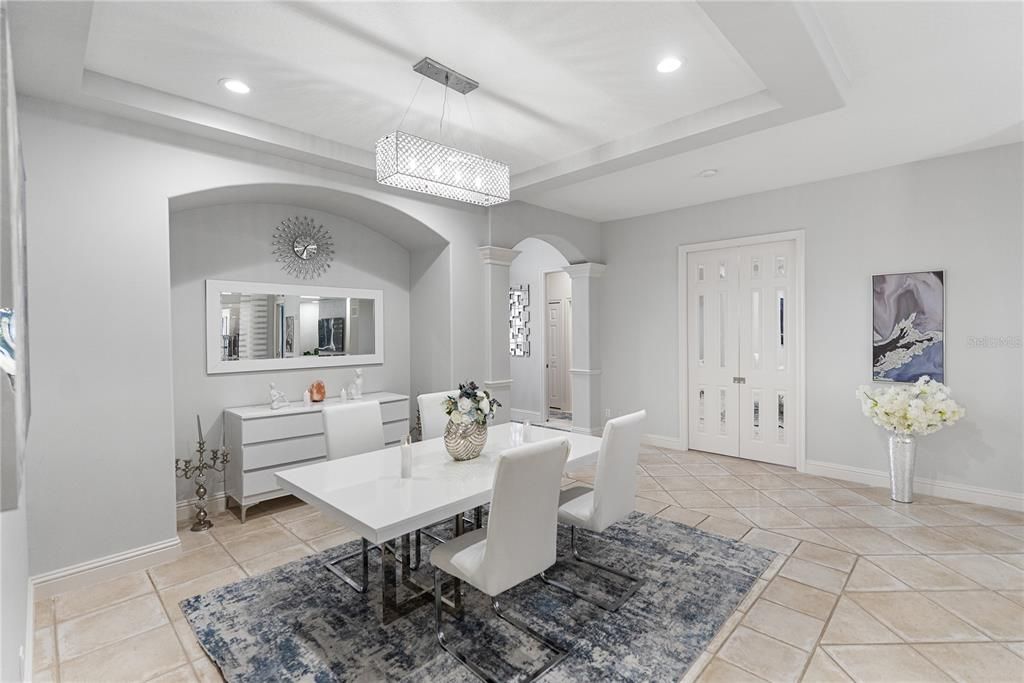 En Venta: $649,000 (3 camas, 2 baños, 2278 Pies cuadrados)