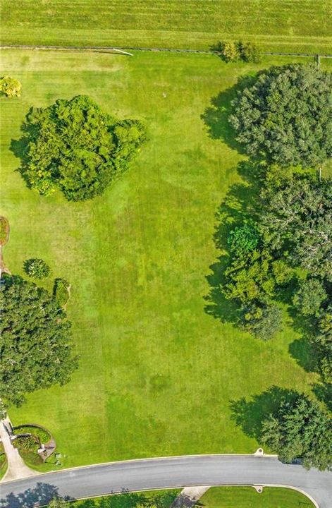 待售: $325,000 (1.69 acres)