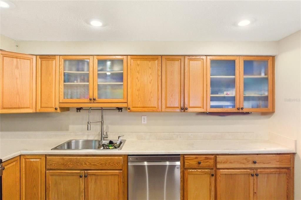 For Sale: $289,000 (3 beds, 2 baths, 1750 Square Feet)