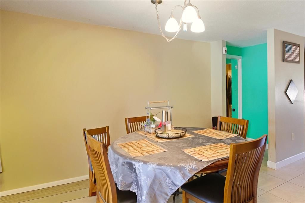 For Sale: $289,000 (3 beds, 2 baths, 1750 Square Feet)